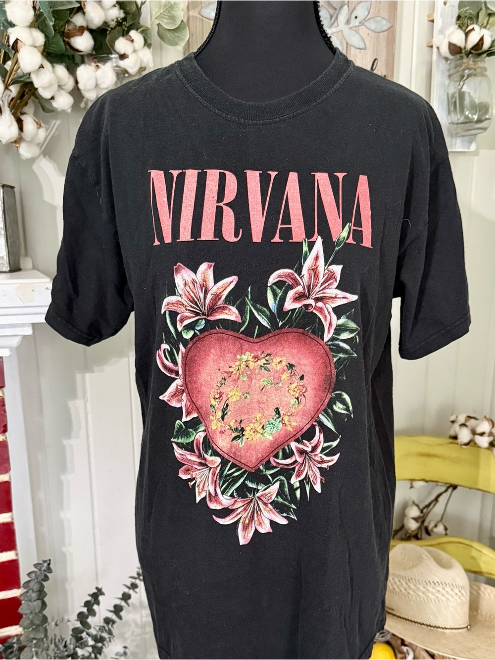 NIRVANA Black Tee with Pink Heart and Pink Lilies Size Medium